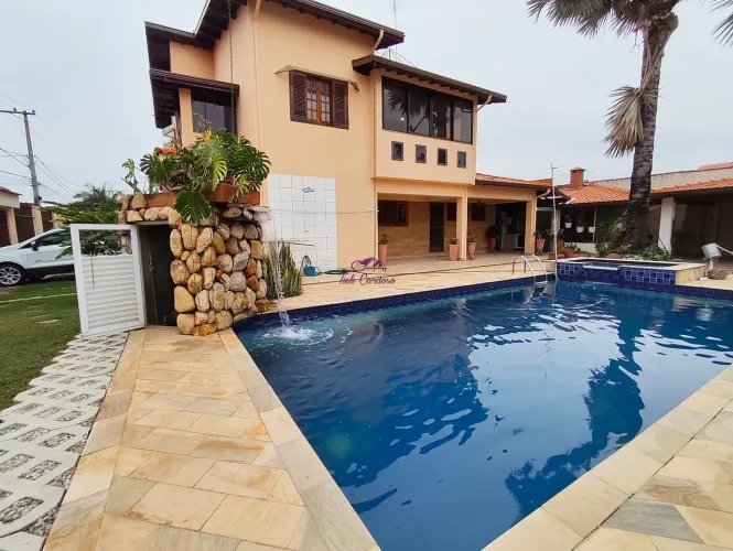 Casa de luxo na Vila Suíça: 3 quartos, 3 suítes, 3 salas, 6 banheiros, 4 vagas e 460m² em