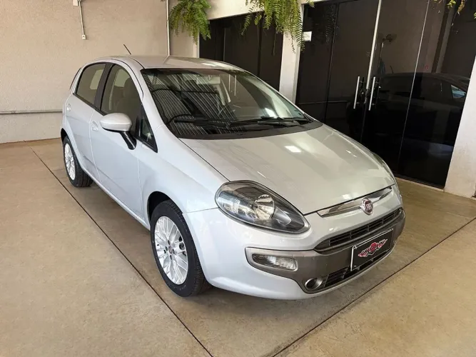 Fiat Punto Essence 1.6 Flex 16V 5P 2014