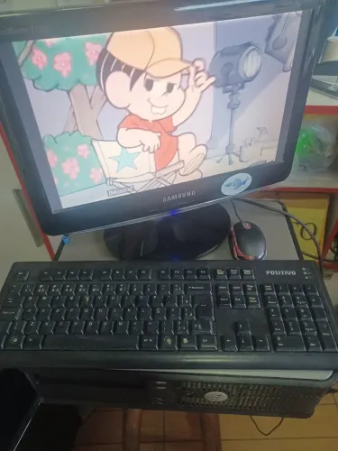 Computador AMD 4 de RAM HD de 500 monitor 14 (com um linha fio de cabelo) mouse e teclado