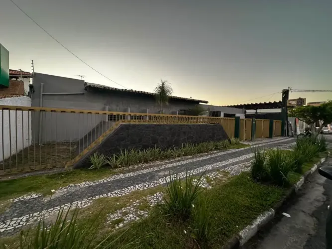 Excelente casa para locação com 600m² ótima para restaurante, clínicas, cursos