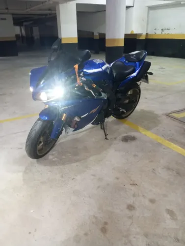 R1 2013 C/ 40 mil kms/ Aceita troca por carro ou moto de menor valor 