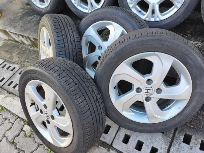 Vendo Rodas 15 HONDA CITY COM 4 PNEUS ZERO BRIDGESTONE