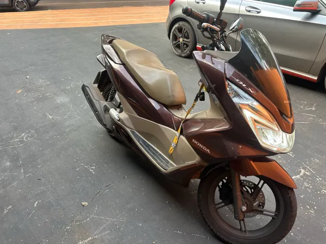 Honda pcx 2018 ótimo estado pneus Novos
