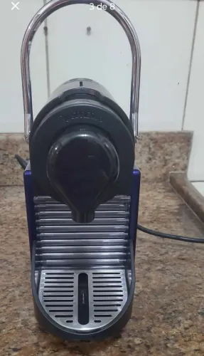 Qcafeteira Nespresso Pixie. Impecável 110v