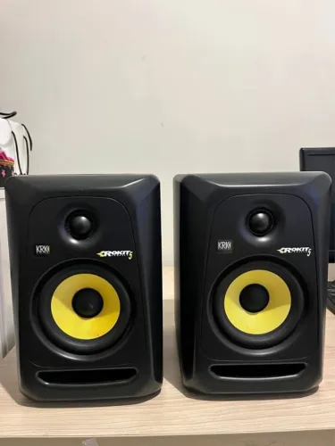 KRK Rokit 5 Par de Monitores de Áudio | Som Profissional de Estúdio | Excelente Estado