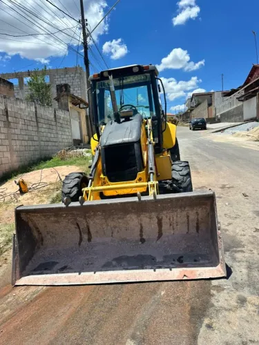 Terraplanagem ? Limpeza de Lotes ? Caminhão Truck/Traçado ? Terra Limpa