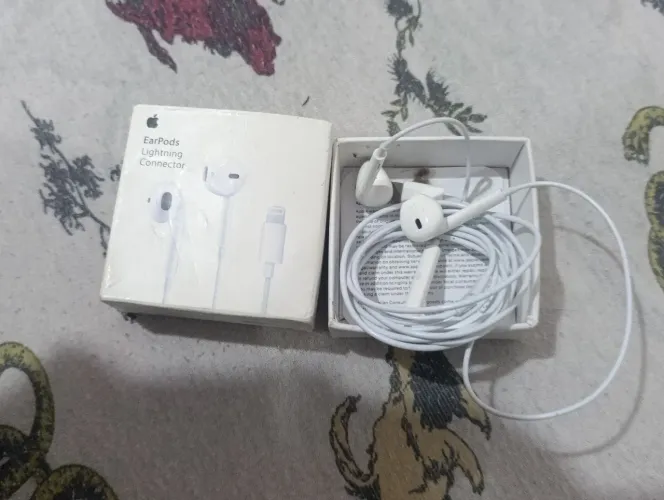Apple EarPods