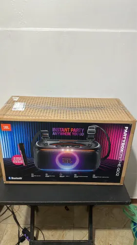 Caixa JBL Party Box On The Go 2 com Microfone 