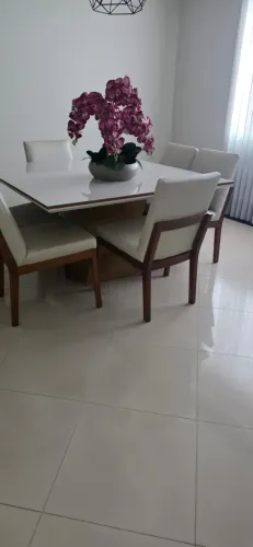 Sala de jantar em laca, completa - Mesa, 6 cadeiras e 1 Aparador
