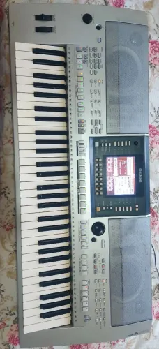 VENDO TECLADO YAMAHA PSR S 710