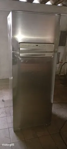 Geladeira eletrolux DF42x 220v. Gigante.