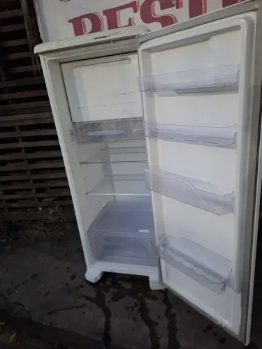 Geladeira Electrolux Frost Free 330lts 110vlts