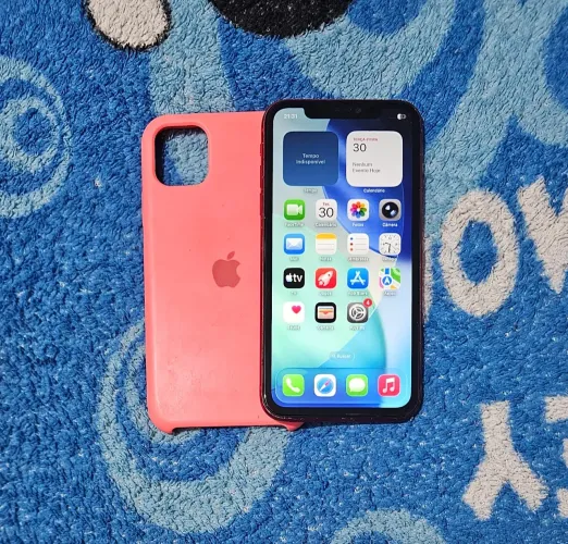iPhone 11 vendo ou troco