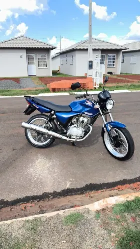 Vendo Moto Titan 150 es 2005