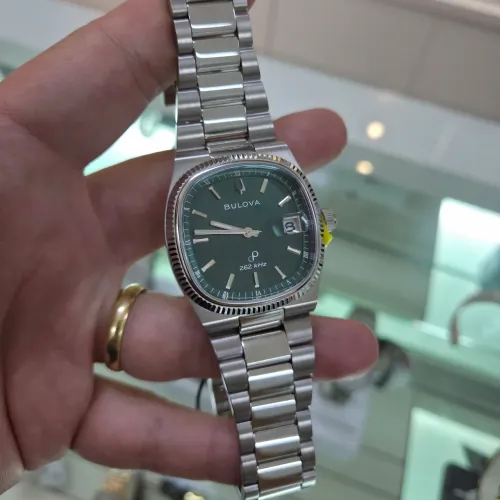 Relógio Bulova Super Seville 96B439 (Mostrador Verde) - NOVO