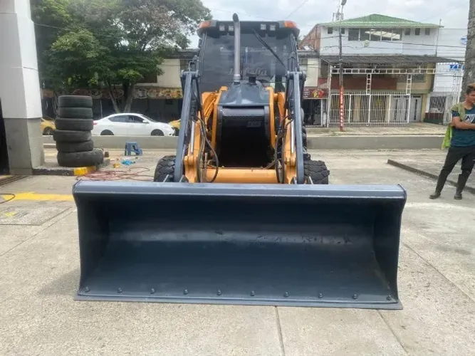 Retroescavadeira Case 580n 4x4 2018