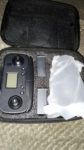 Troco drone L 200 com 3 baterias pouco uso por rádio Px com banda lateral
