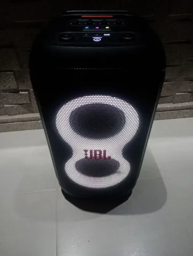 Caixa JBL 320