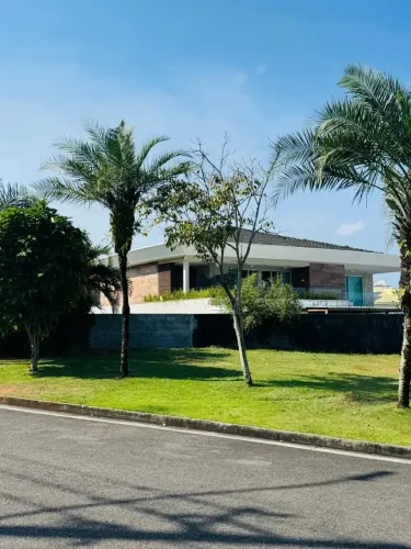 Alphaville VENDO | Casa de Condomínio | 6 suítes | 2 lotes planos | Mobiliado | 1150 m² |