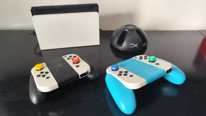 Nintendo switch oled 64gb na caixa com 4 joycons e acessorios