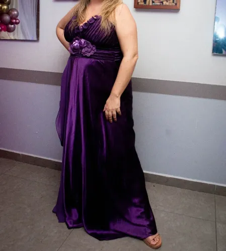 Vestido Roxo veste até 82kg