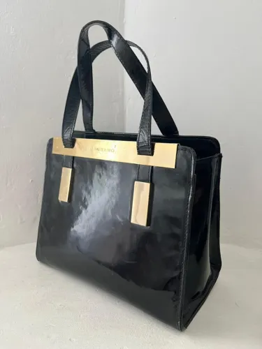Bolsa Tote Verniz Preta, Carrano