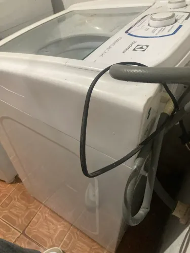 Vende-se esta máquina de lavar