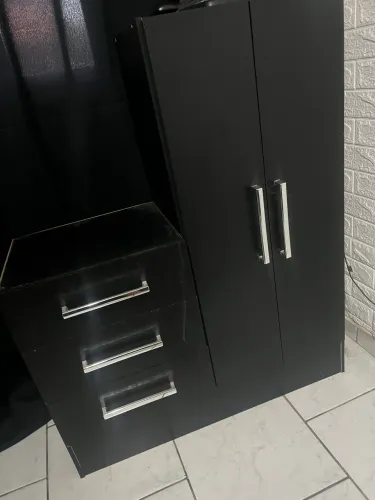 Cômoda com gaveta e prateleiras