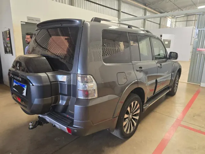 Mitsubishi Pajero HPE Full 3.2 4X4 T.i.dies. 5P AUT 2019