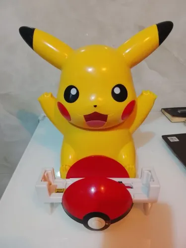 Raro Pikachu Charge Stand Nintendo DSi / XL - Hori 2010 (Completo)