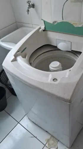 Mesa, fogão,  sofá, máquina de lavar, micro-ondas  e outros moveis