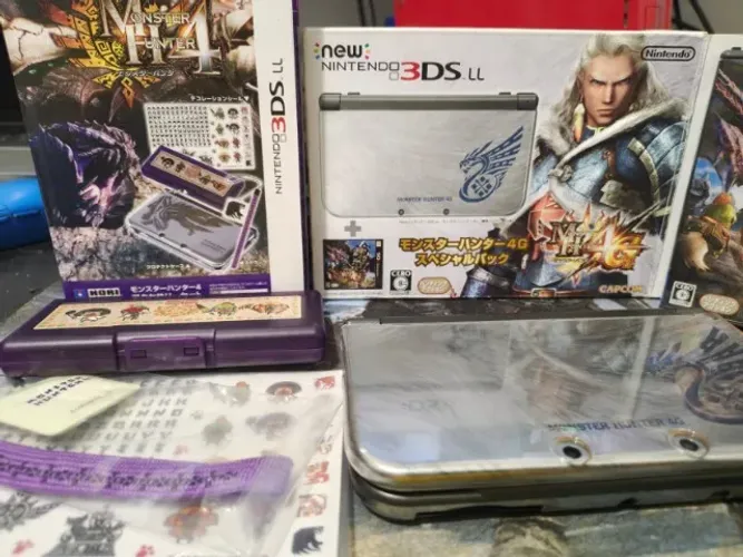 NEW NINTENDO 3DS XL - EDIÇÃO MONSTER HUNTER 4G COM TELA SUPERIOR IPS