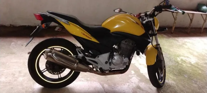 CB 300