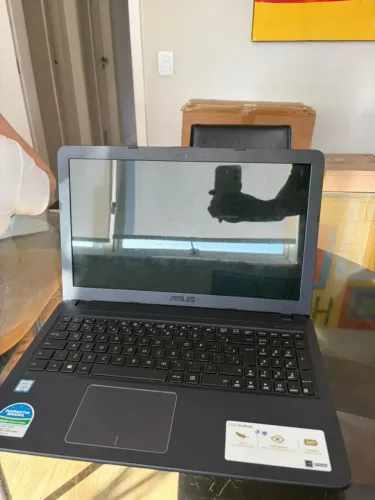 Notebook ASUS Slim - i3 (7ª Geração) | Impecável