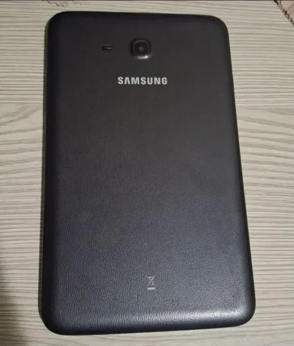 O Samsung Galaxy Tab 3 Lite (lançado em 2014)