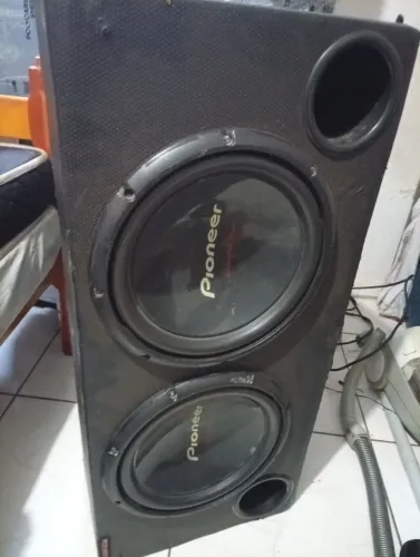 Vendo som automotivo