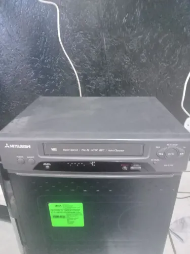 Vídeo cassete mitsubishi hsx100