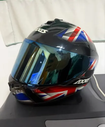 CAPACETE AXXIS USADO POUCAS VEZES - EXCELENTE ESTADO!
