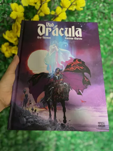 Livro Vlad Drácula ( Graphic novel -Volume único)