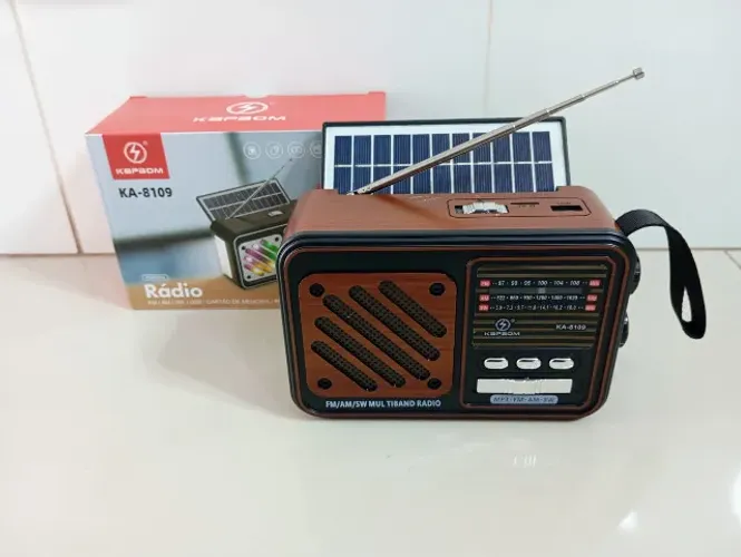 Rádio Portátil Bluetooth Painel Solar com Lanterna FM USB TF