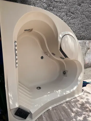 Jacuzzi de Canto 150x150 com Hidromassagem - Ótimo Estado 
