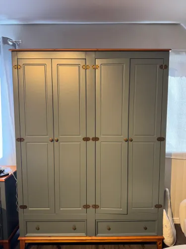 Quarto em Madeira maciça e pintura laca 