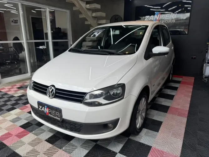 Volkswagen Fox 1.6 MI Total Flex 8V 5P 2014