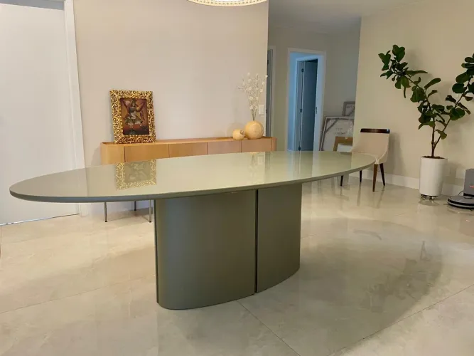 MESA DE JANTAR ( ORGÂNICA ) e 6 CADEIRAS  GERMAN 