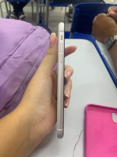 iPhone XR, bateria 80, 64g, branco, nunca aberto totalmente original 