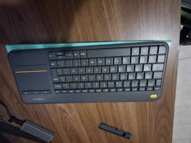 Teclado Logitech k400 plus