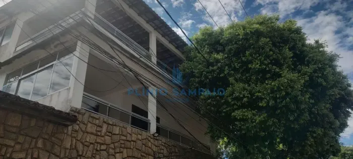 Casarão triplex com lazer e apartamentos para renda em Caratoíra - Vitória - ES