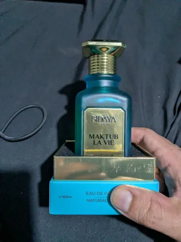 Perfume Arabe bidaya Maktub lá vie