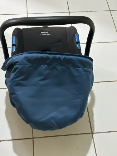 Bebê conforto burigotto