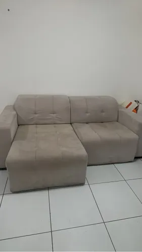Sofá reclinável e retrátil